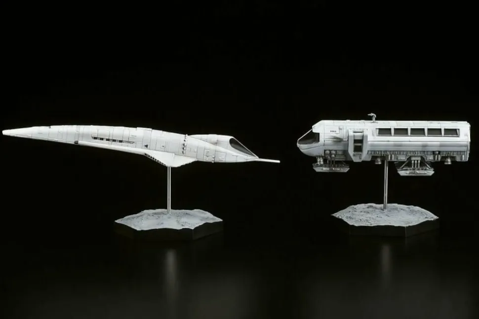2001: A Space Odyssey - Orion III & Moon Rocket Bus 1/400 & 1/150 Scale Replica Model 2-Pack