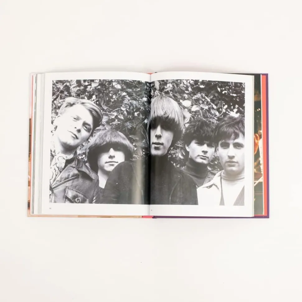 A Scene in Between: Tripping Through the Fashions of UK Indie Music 1980-1998 by Sam Knee Paperback Book
