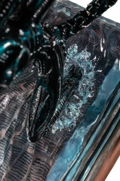 Aliens - Blue Alien Warrior Water Attack 1/6th Scale Diorama Statue