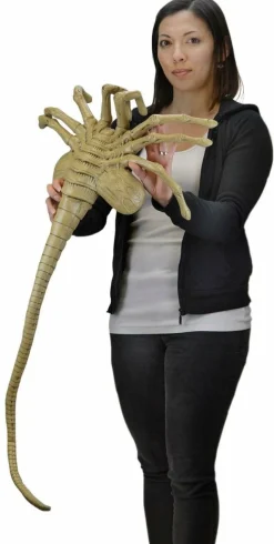 Aliens - Facehugger 1:1 Scale Life-Size Foam Replica