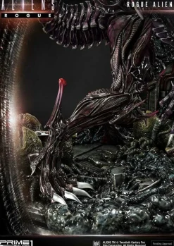 Aliens - Rogue Alien Battle 26” Diorama Statue