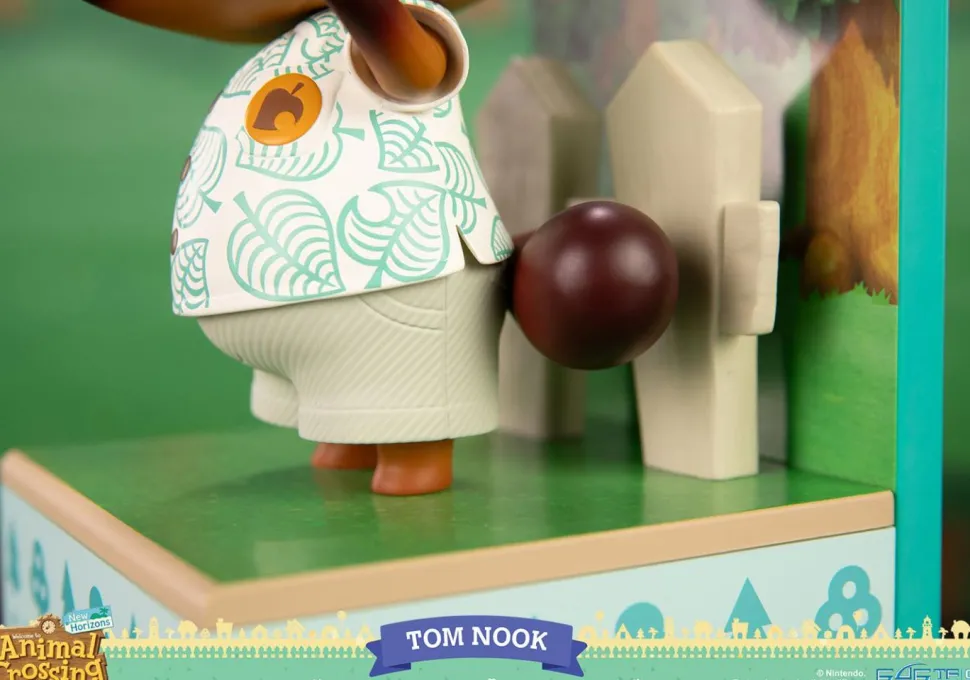 Animal Crossing: New Horizons - Tom Nook (Exclusive Edition) 10" PVC Statue