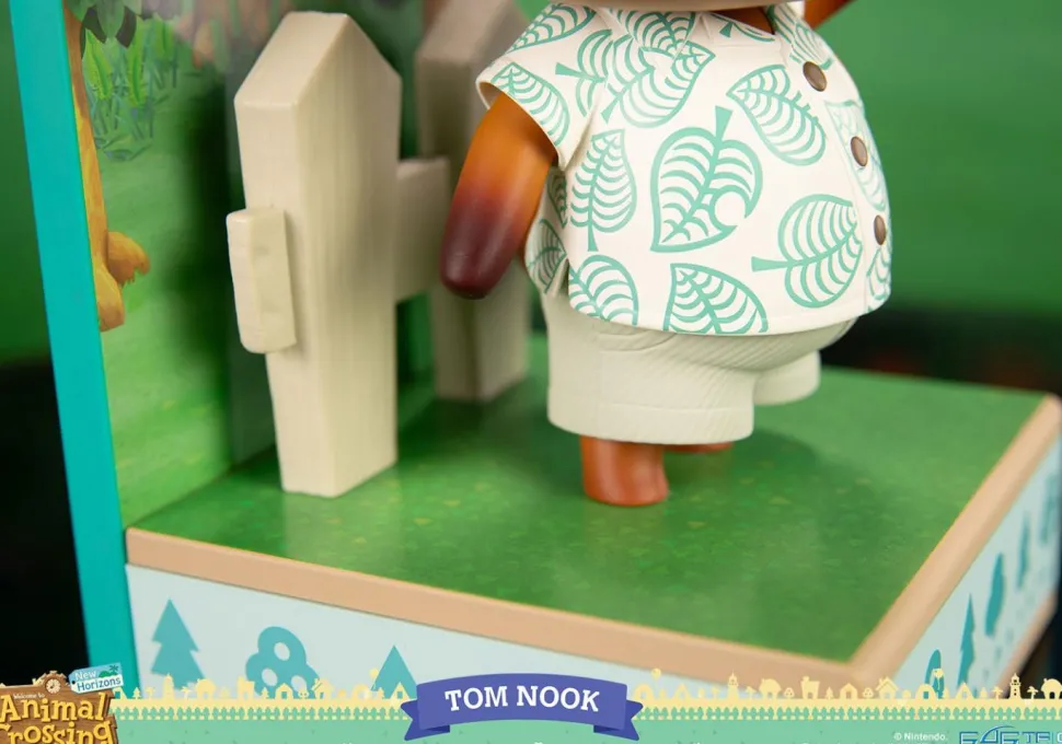 Animal Crossing: New Horizons - Tom Nook (Exclusive Edition) 10" PVC Statue