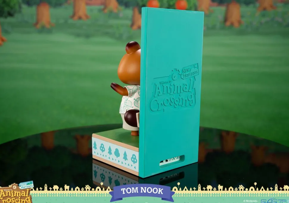 Animal Crossing: New Horizons - Tom Nook (Exclusive Edition) 10" PVC Statue