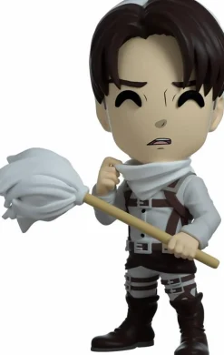 Attack on Titan - Cleaning Levi 4.5” Vinyl Figure