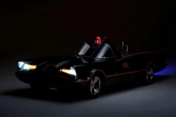 Batman (1966) - Batman and Robin with Batmobile 1/18th Scale Hollywood Rides Die-Cast Vehicle Replica