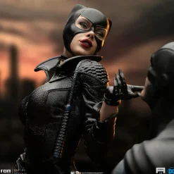 Batman - Batman & Catwoman 1/6th Scale Diorama Statue