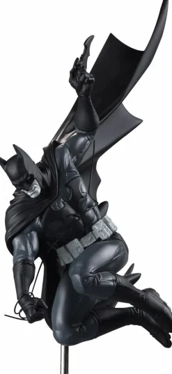 Batman - Batman by Inhyuk Lee Black & White 1/10th Scale Statue
