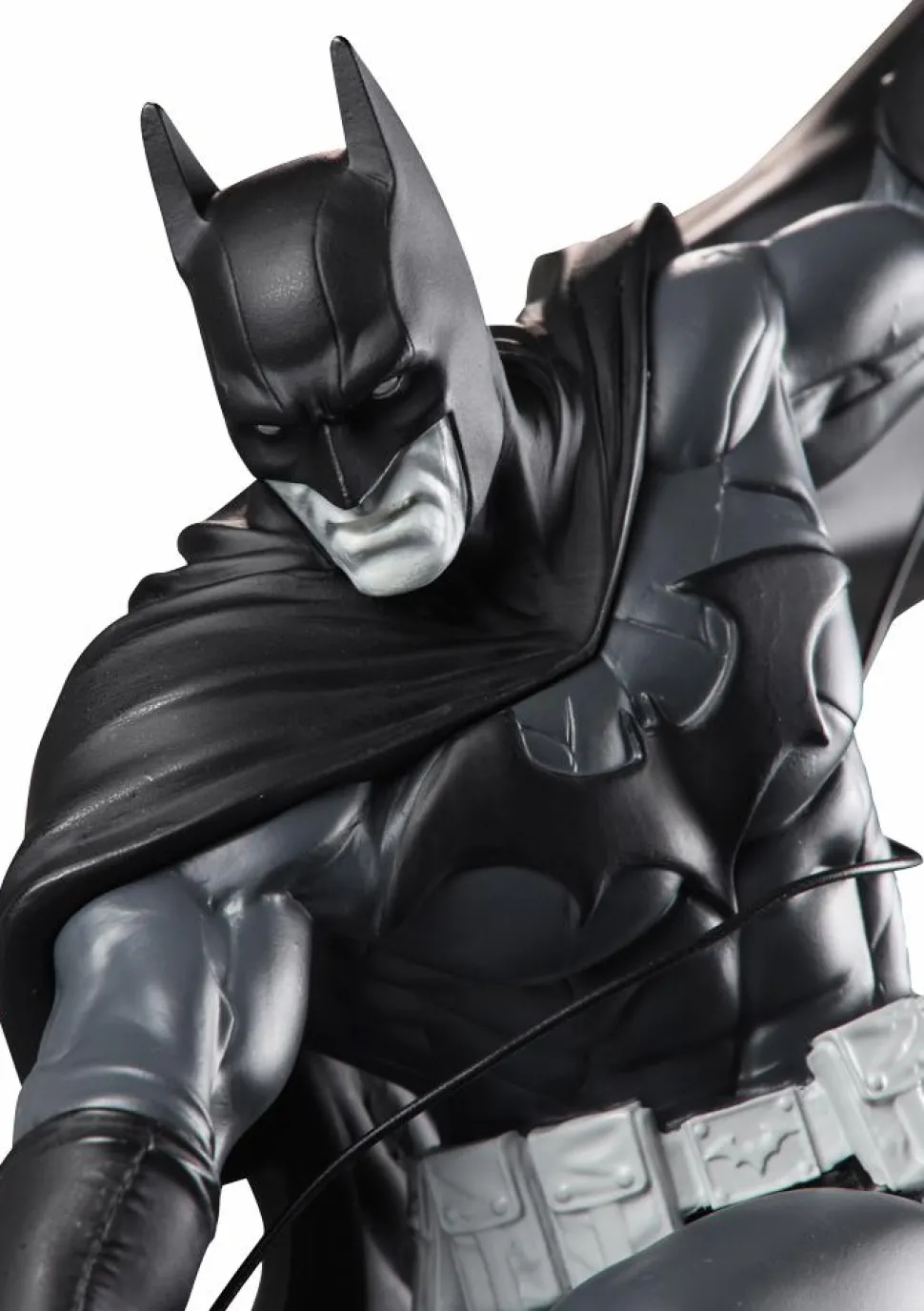 Batman - Batman by Inhyuk Lee Black & White 1/10th Scale Statue