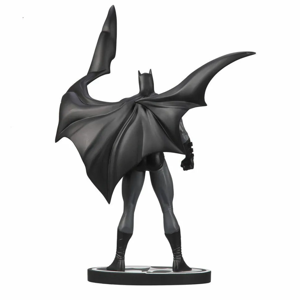 Batman - Batman by Jorge Jimenez Black & White 1/10th Scale Statue