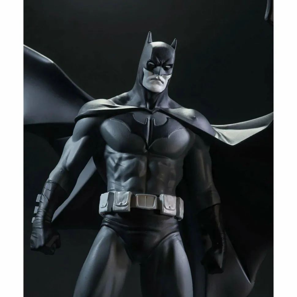 Batman - Batman by Jorge Jimenez Black & White 1/10th Scale Statue