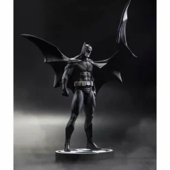 Batman - Batman by Jorge Jimenez Black & White 1/10th Scale Statue