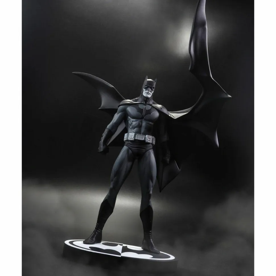 Batman - Batman by Jorge Jimenez Black & White 1/10th Scale Statue