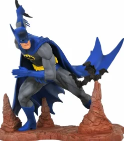 Batman - Batman by Neal Adams DC Gallery 9" PVC Diorama Statue
