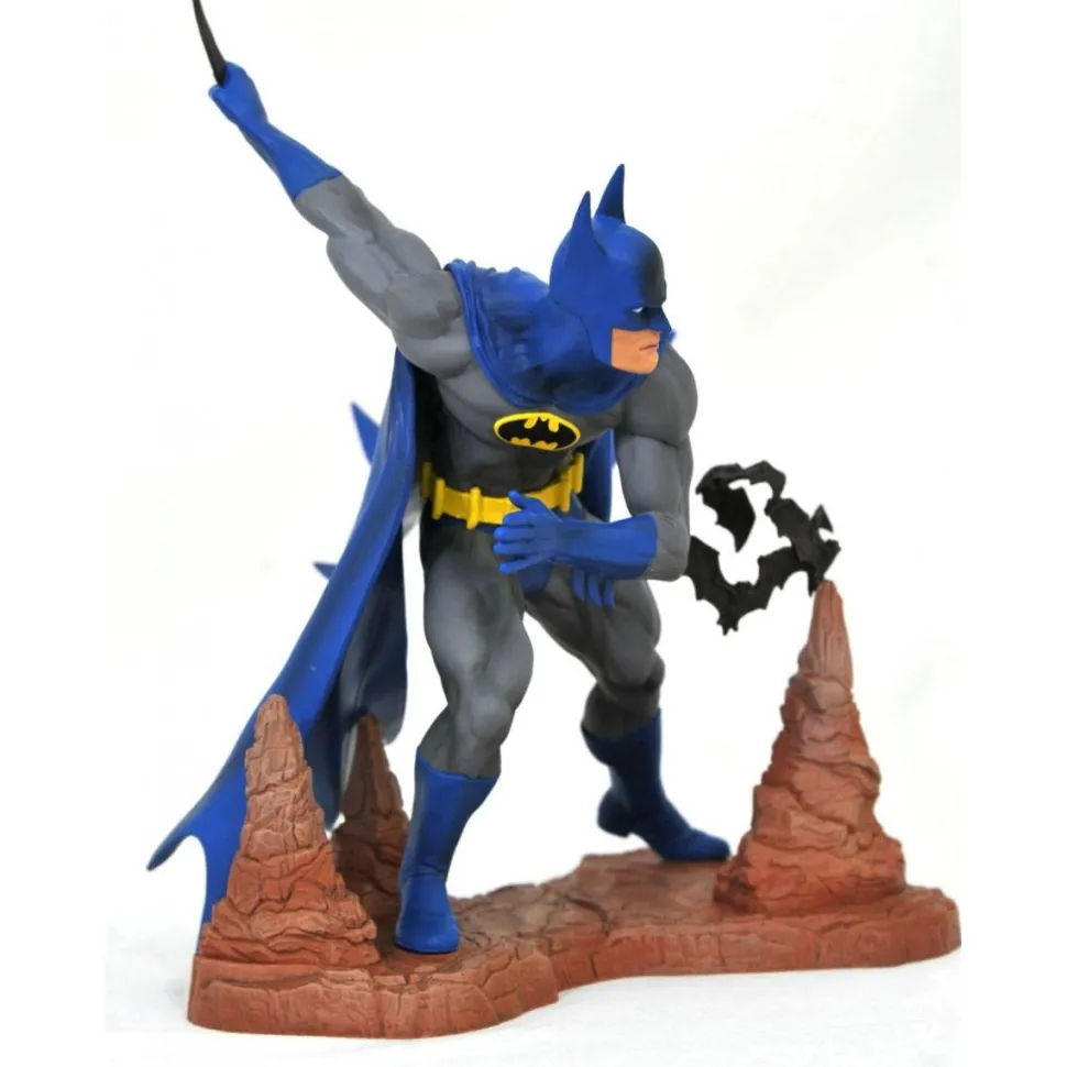 Batman - Batman by Neal Adams DC Gallery 9" PVC Diorama Statue