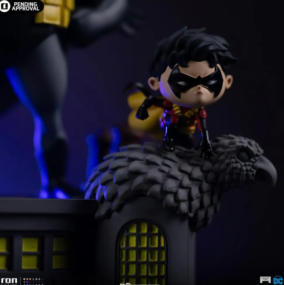 Batman - Batman Family Icons Animated Deluxe 1/10th Scale Statue