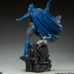Batman - Batman (Retro Edition) 1/6th Scale Maquette Statue