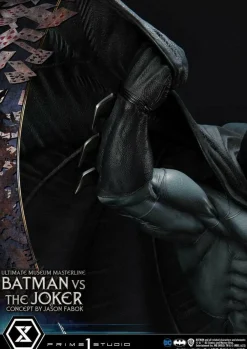 Batman - Batman vs The Joker 1/3 Scale Statue