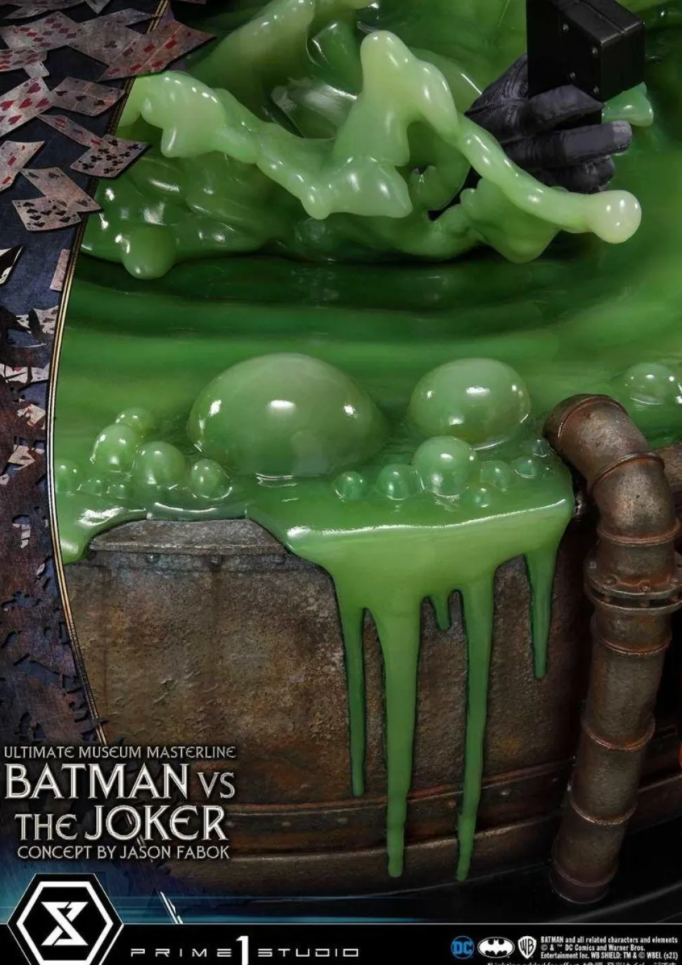 Batman - Batman vs The Joker 1/3 Scale Statue