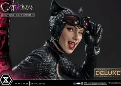 Batman - Catwoman Deluxe 1/3 Scale Statue by Lee Bermejo