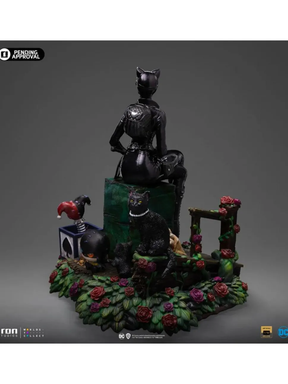 Batman - Catwoman (Gotham City Sirens) Deluxe 1/10th Scale Statue