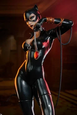 Batman - Catwoman Premium Format Statue