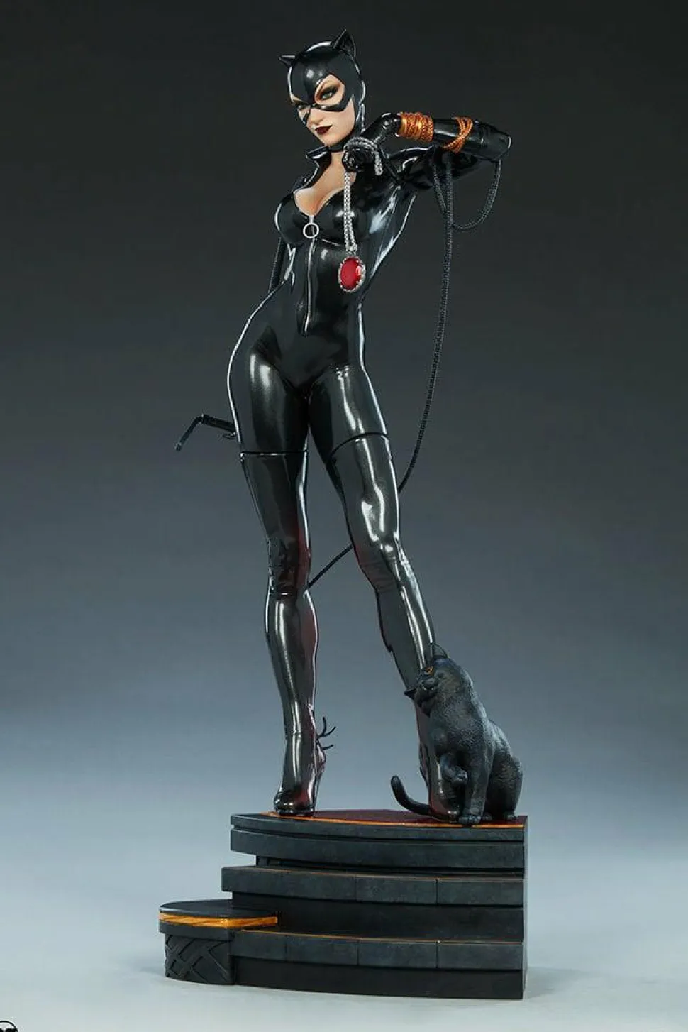 Batman - Catwoman Premium Format Statue