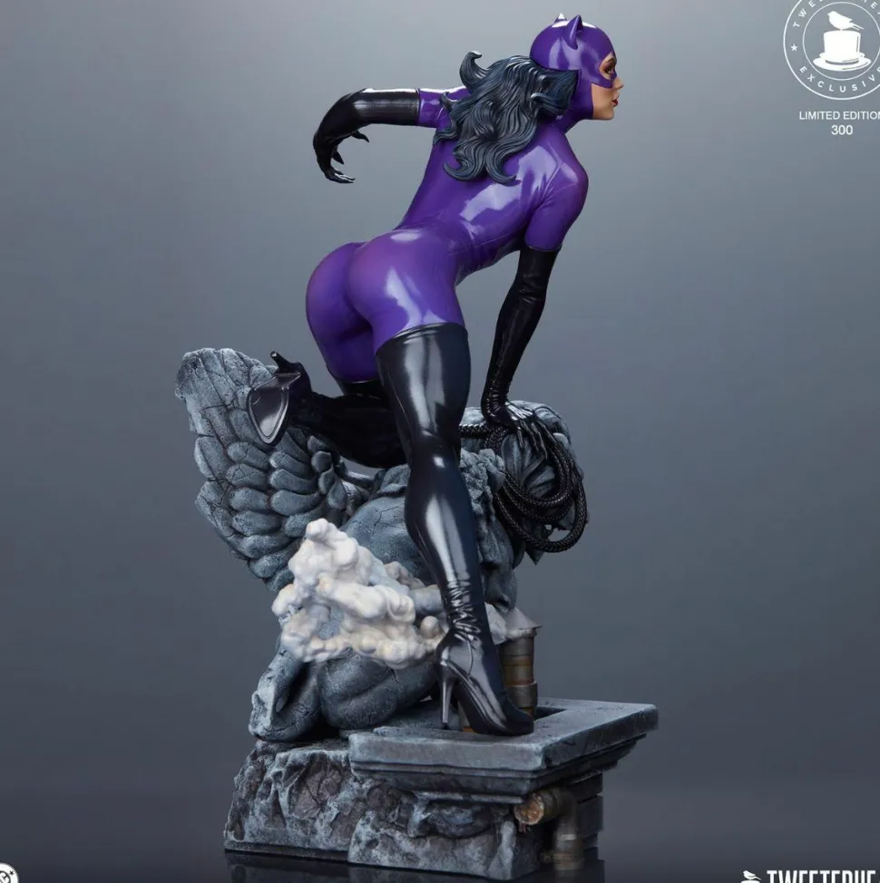 Batman - Catwoman (Purple Edition) 1/4 Scale Maquette Statue