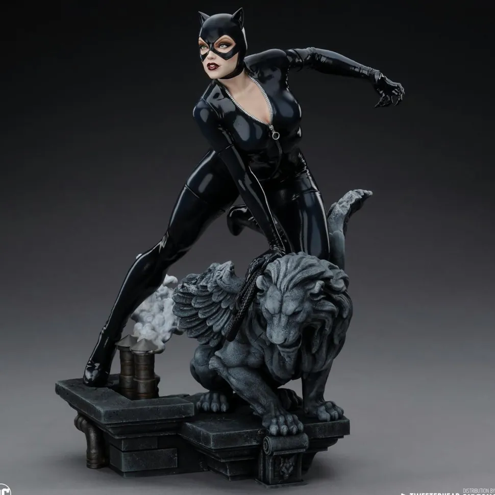 Batman - Catwoman 1/6th Scale Maquette Statue