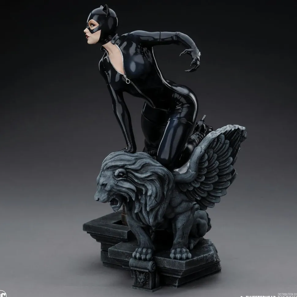 Batman - Catwoman 1/6th Scale Maquette Statue