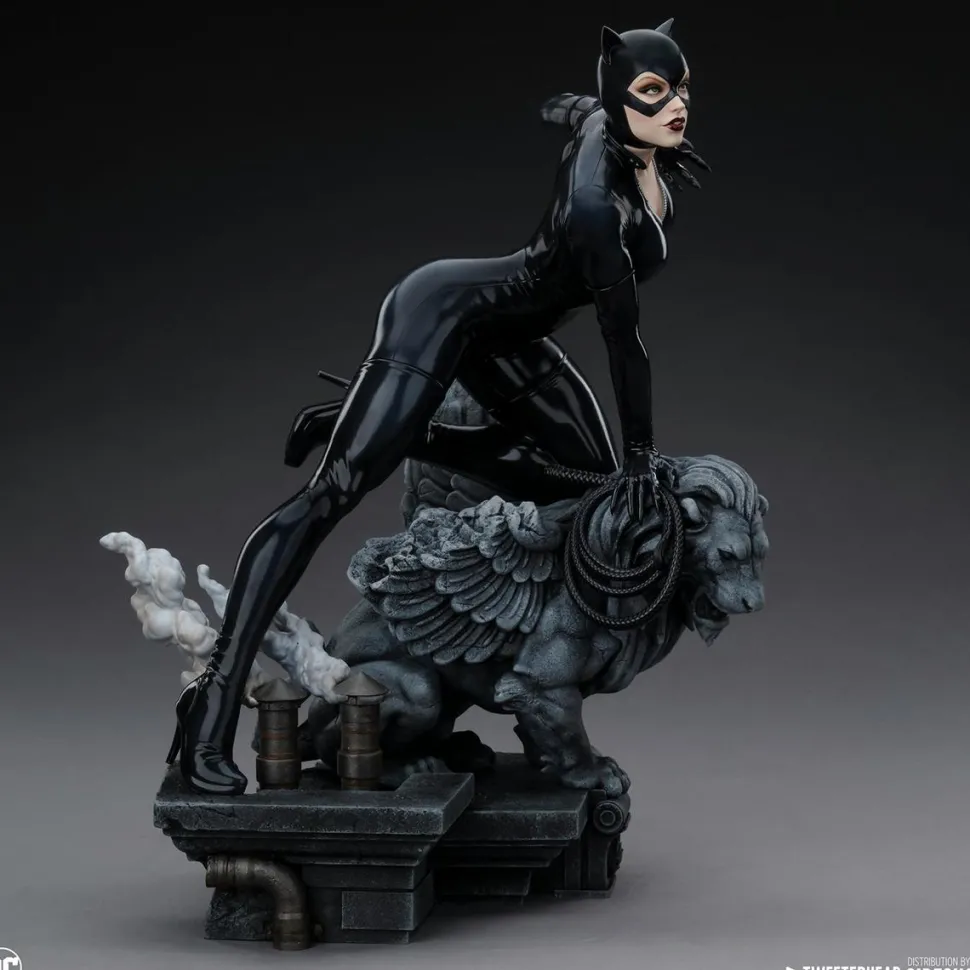 Batman - Catwoman 1/6th Scale Maquette Statue