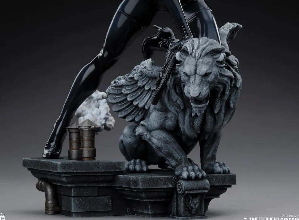 Batman - Catwoman 1/6th Scale Maquette Statue