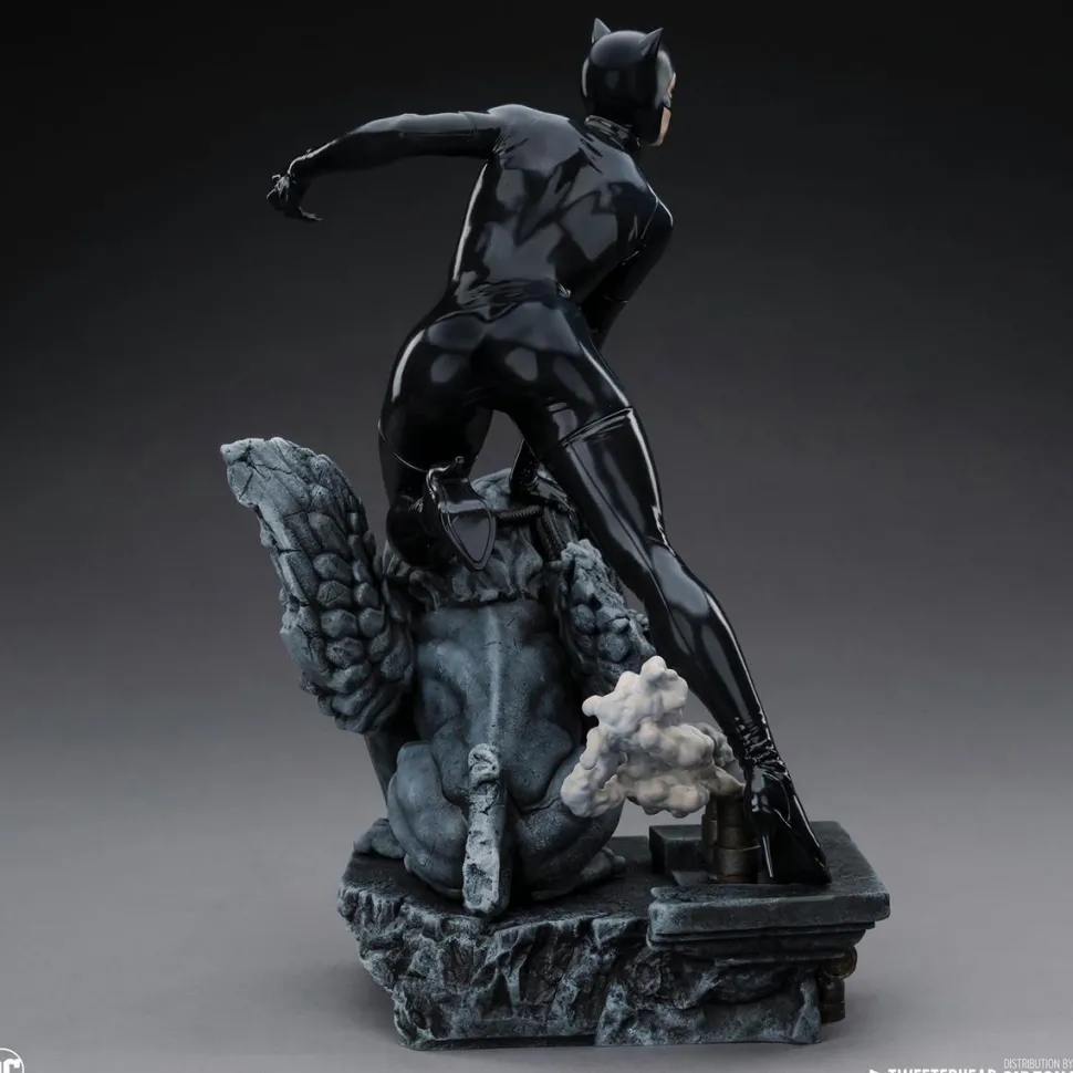 Batman - Catwoman 1/6th Scale Maquette Statue