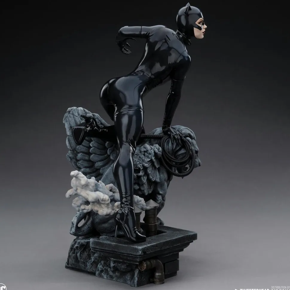 Batman - Catwoman 1/6th Scale Maquette Statue