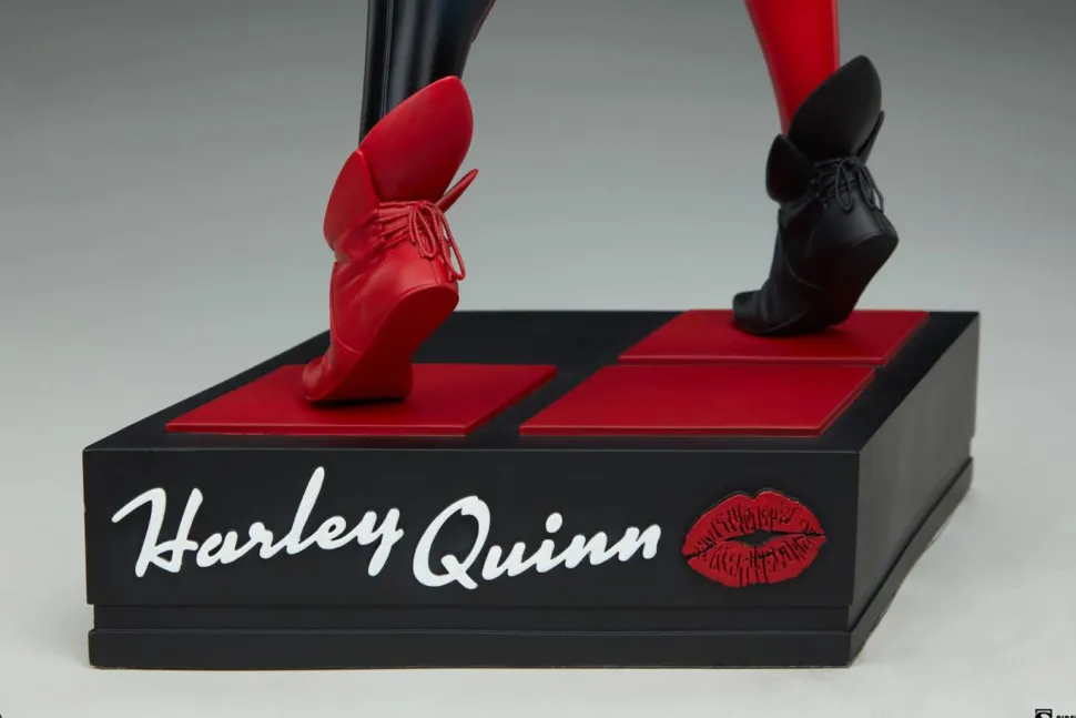 Batman - Harley Quinn: Hell on Wheels (Comic Variant) Premium Format Statue