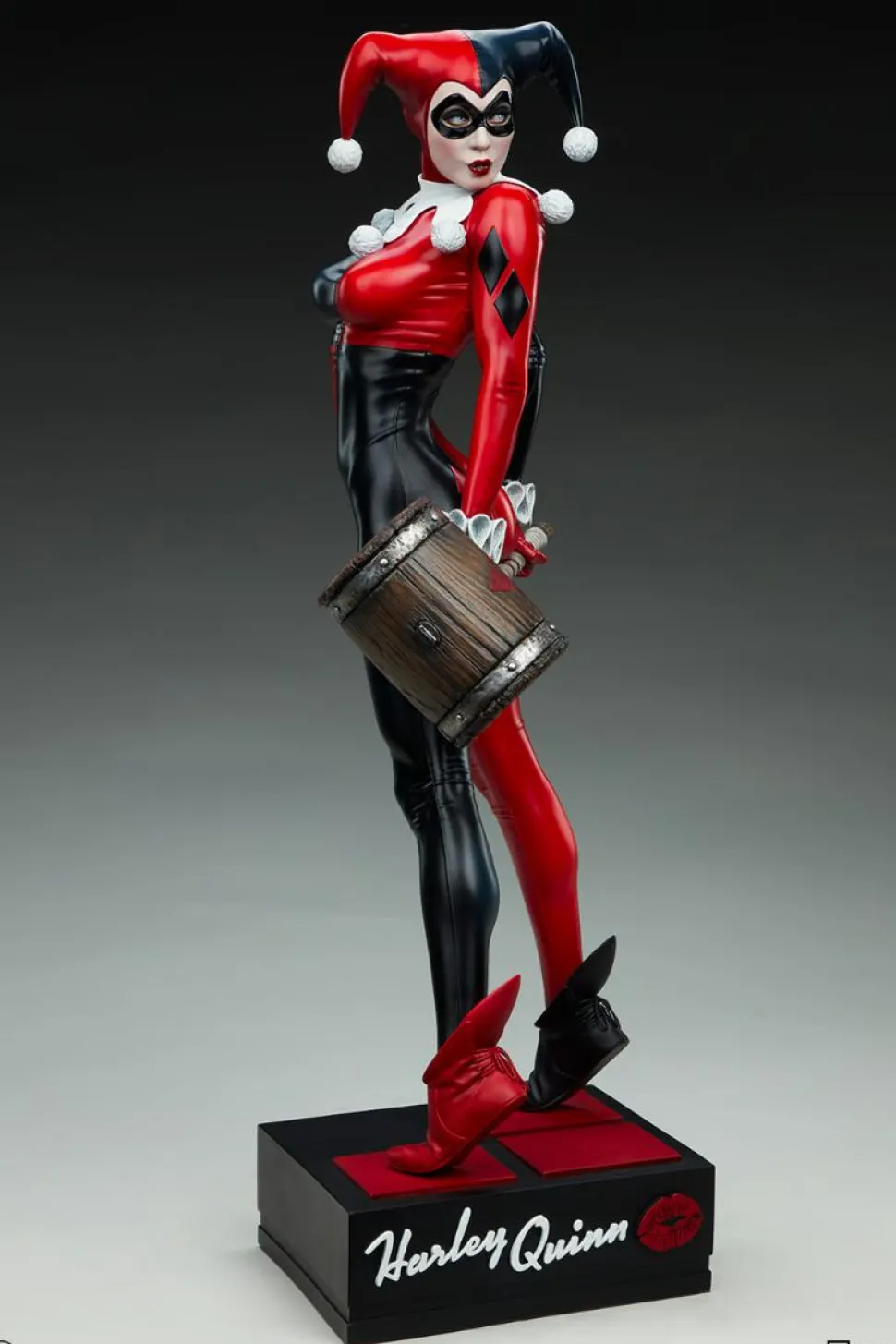 Batman - Harley Quinn: Hell on Wheels (Comic Variant) Premium Format Statue