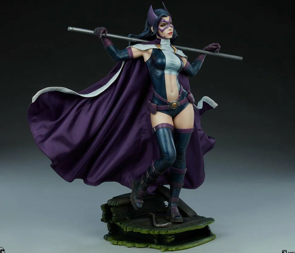 Batman - Huntress Premium Format Statue