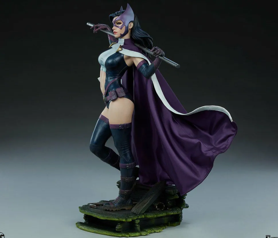 Batman - Huntress Premium Format Statue