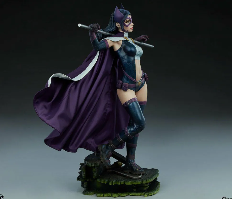 Batman - Huntress Premium Format Statue