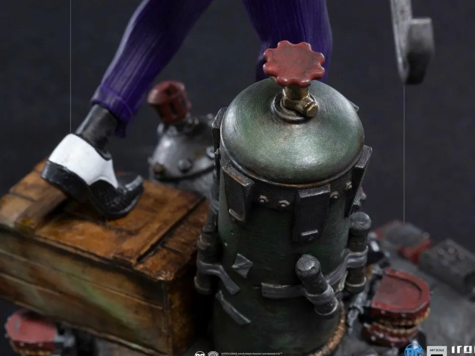 Batman - The Joker 1/10th Scale Statue