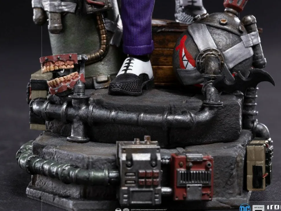 Batman - The Joker 1/10th Scale Statue