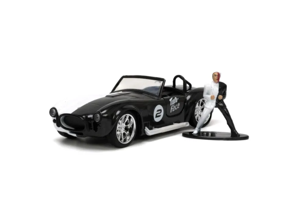 Batman - Two-Face & 1965 Shelby Cobra 427 S/C Hollywood Rides 1/32 Scale Die-Cast Vehicle Replica