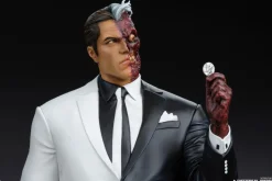Batman - Two-Face 1/6th Scale Maquette Statue
