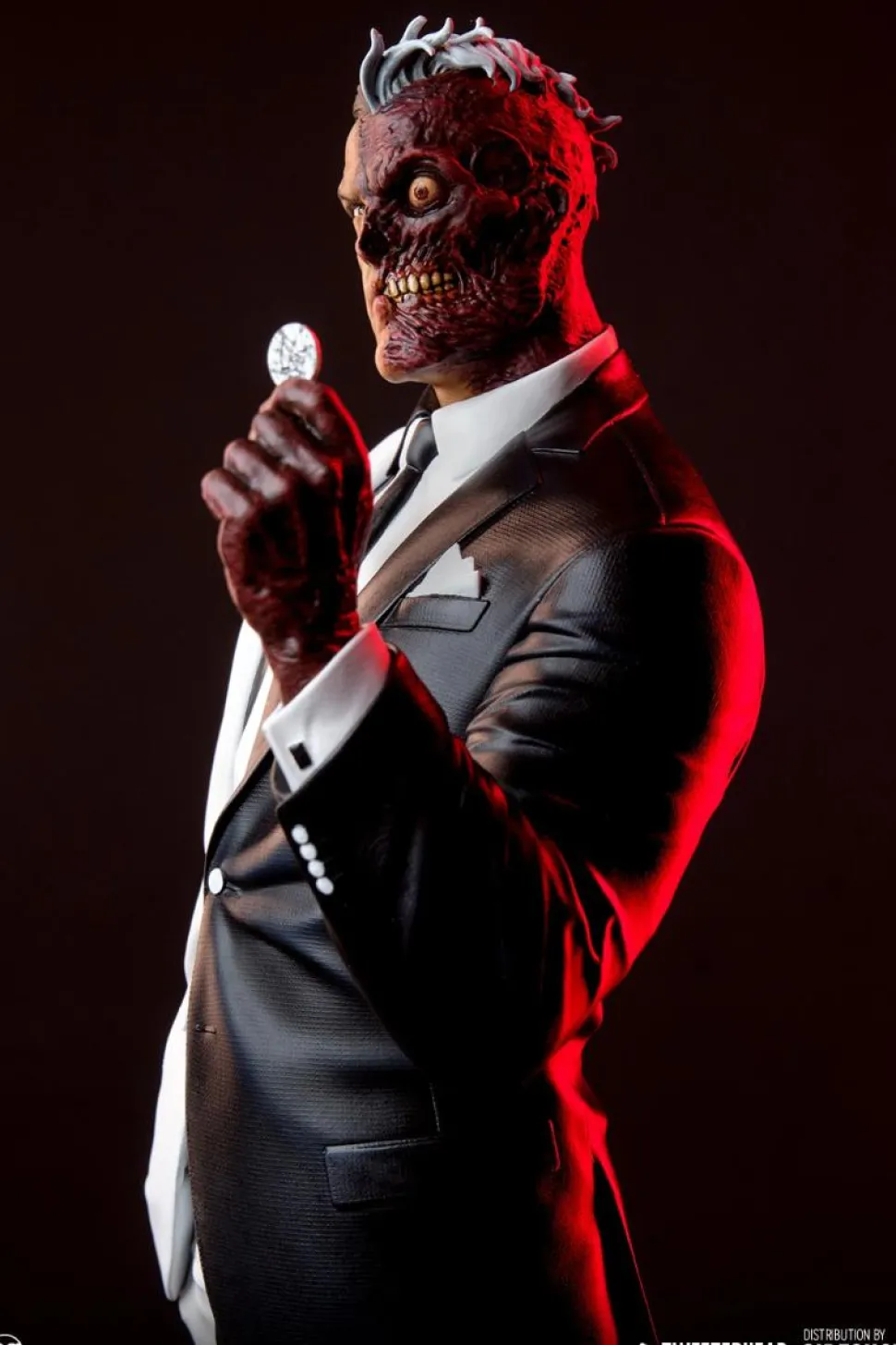 Batman - Two-Face 1/6th Scale Maquette Statue