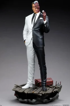 Batman - Two-Face 1/6th Scale Maquette Statue
