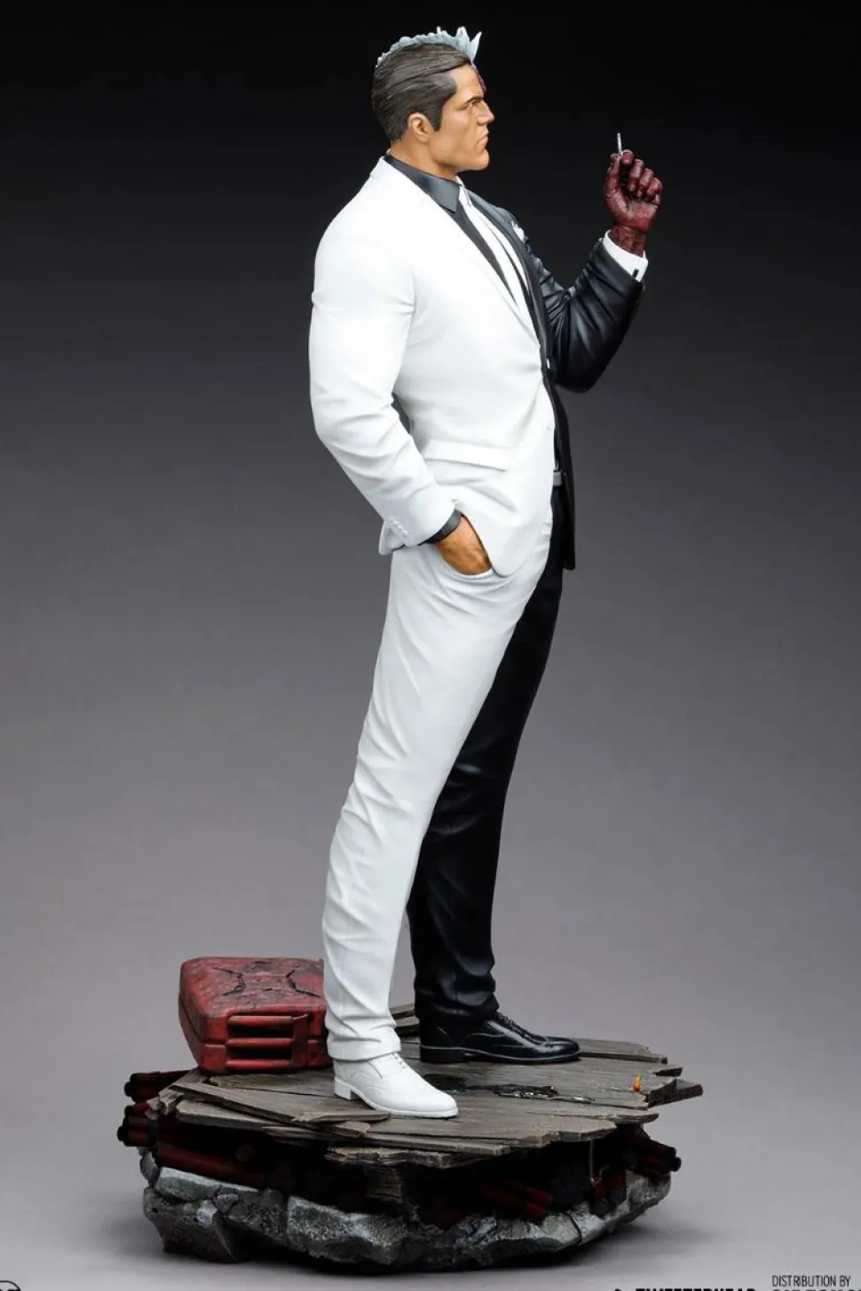 Batman - Two-Face 1/6th Scale Maquette Statue