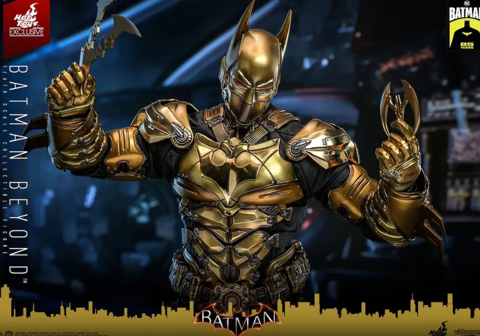 Batman: Arkham Knight - Batman Beyond (Black & Gold Version) 1/6th Scale Hot Toys Action Figure (Hot Toys Exclusive)