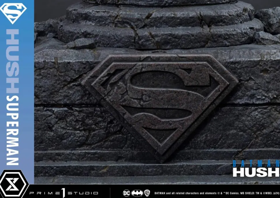 Batman: Hush - Superman Ultimate Premium Masterline 1/4 Scale Statue