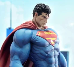 Batman: Hush - Superman Ultimate Premium Masterline 1/4 Scale Statue