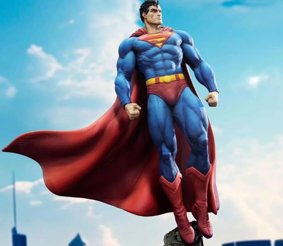 Batman: Hush - Superman Ultimate Premium Masterline 1/4 Scale Statue